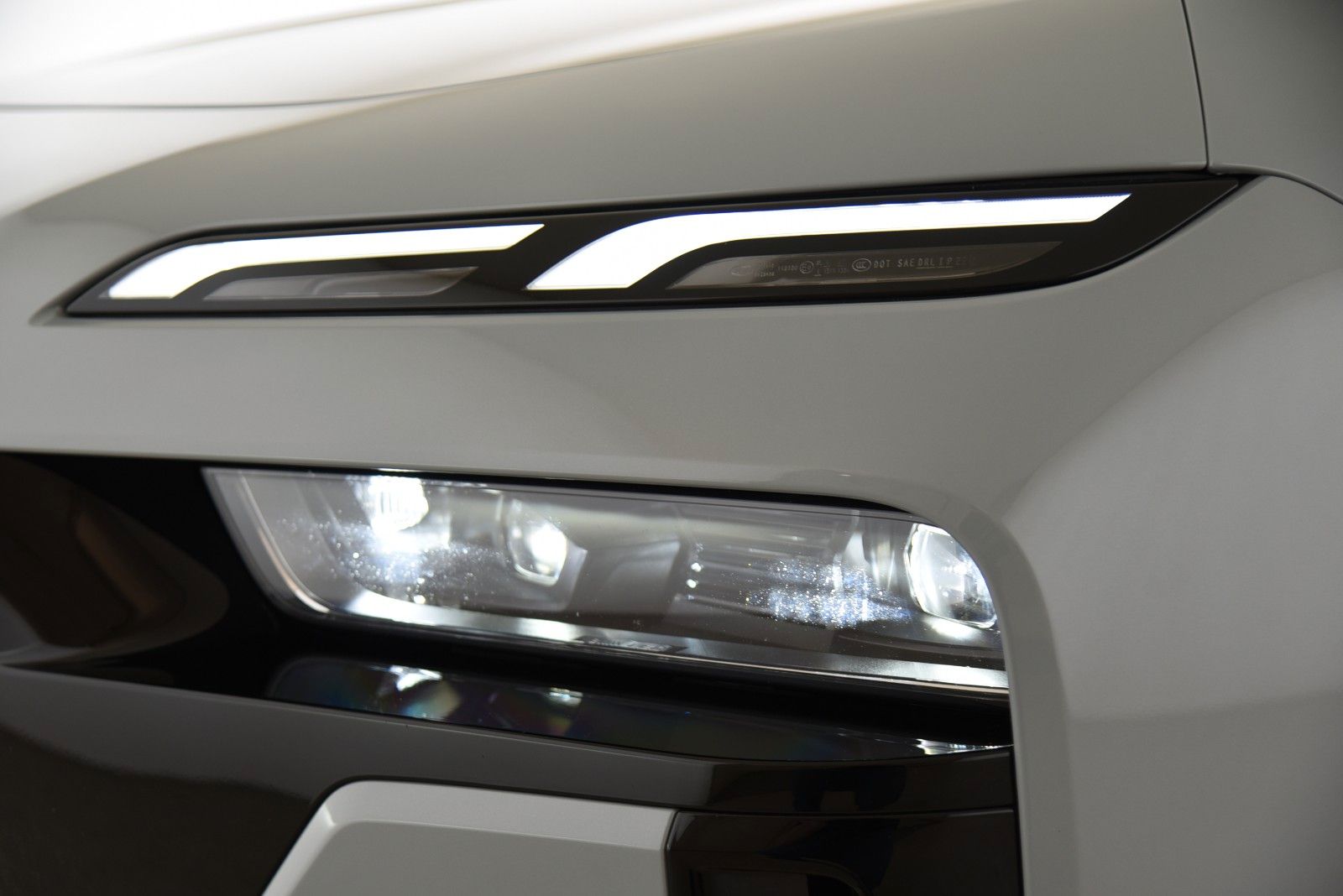 BMW 740d xDrive M Sport Pro ACC LED Pano HUD B&W