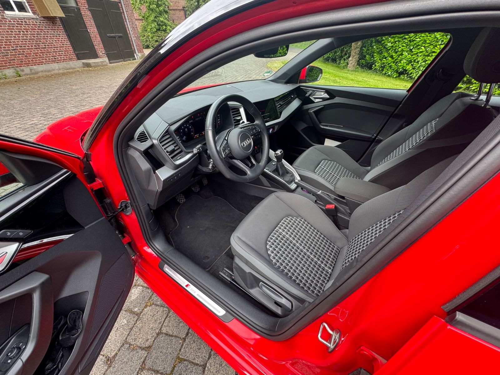 Audi A1 Sportback 30 TFSI S line - Samsaru's Car Outlet