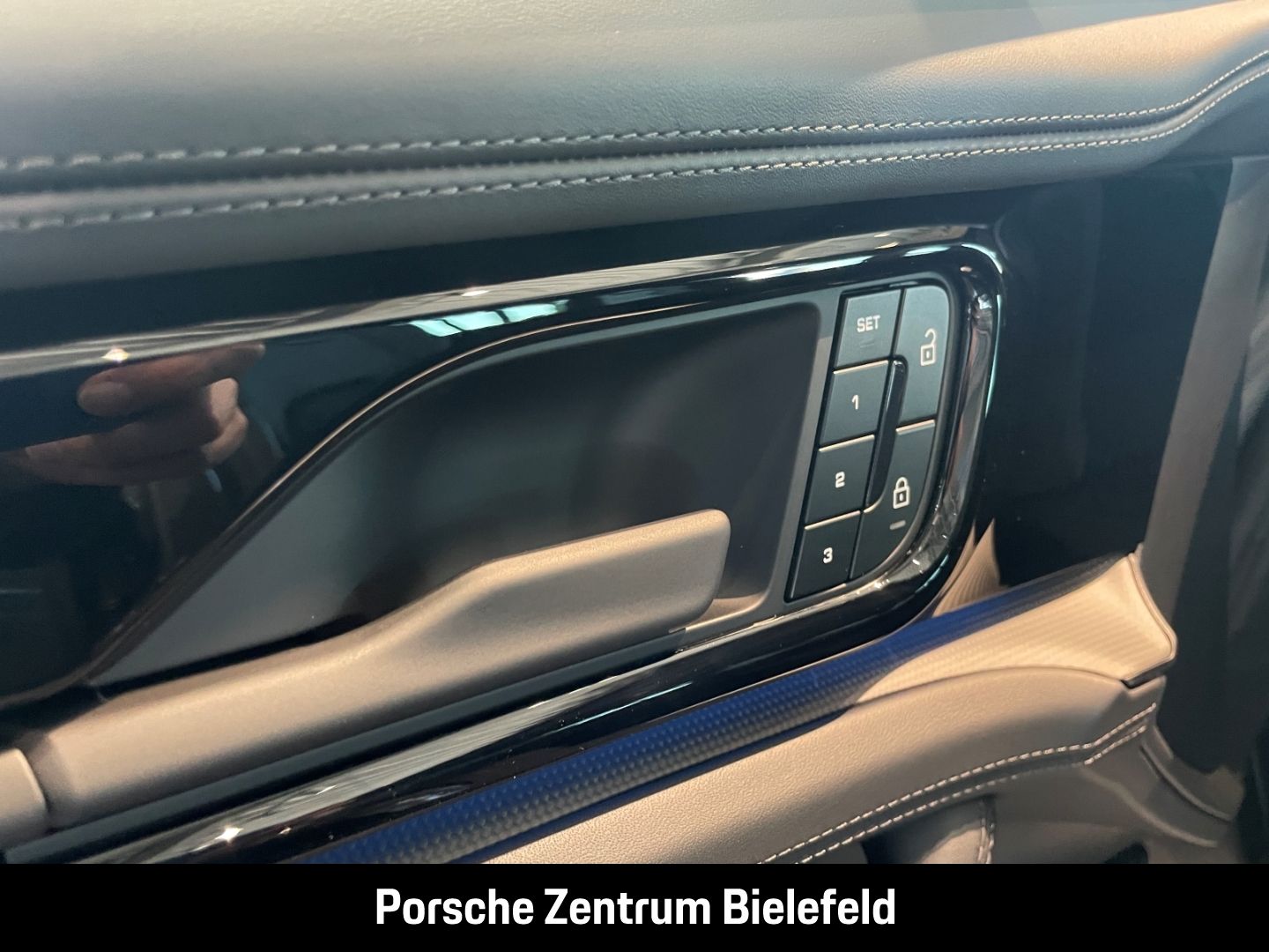 Porsche Panamera 4S E-Hybrid Surround-View Luftfederung