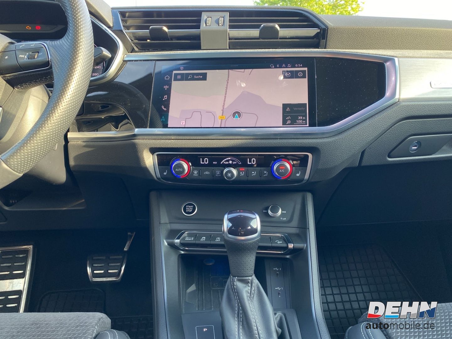 Audi Q3 2.0 TDI quattro S-Line - Samsaru's Car Outlet