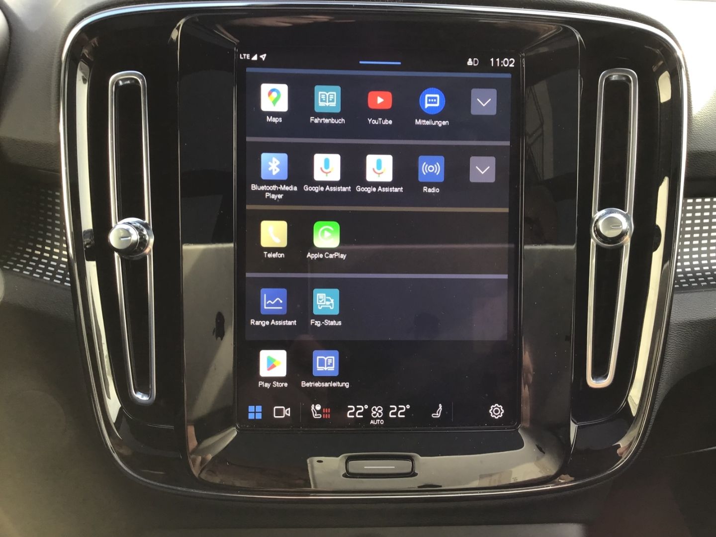 Volvo XC40 Pro Recharge AWD Cam AHK PanoDach