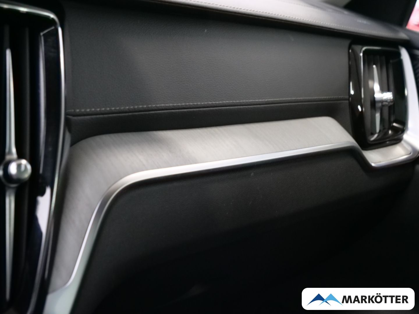 Volvo V60 T6 AWD Recharge Plus Bright  AHK/STHZ/PANO/