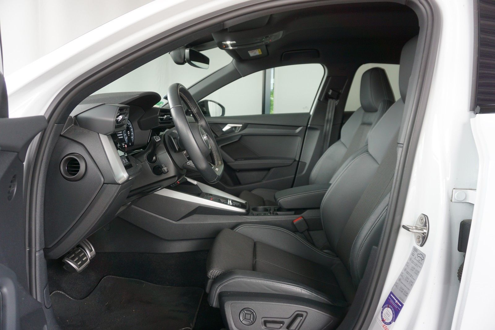 Audi A3 Sportback 45 TFSI e S line - Samsaru's Car Outlet