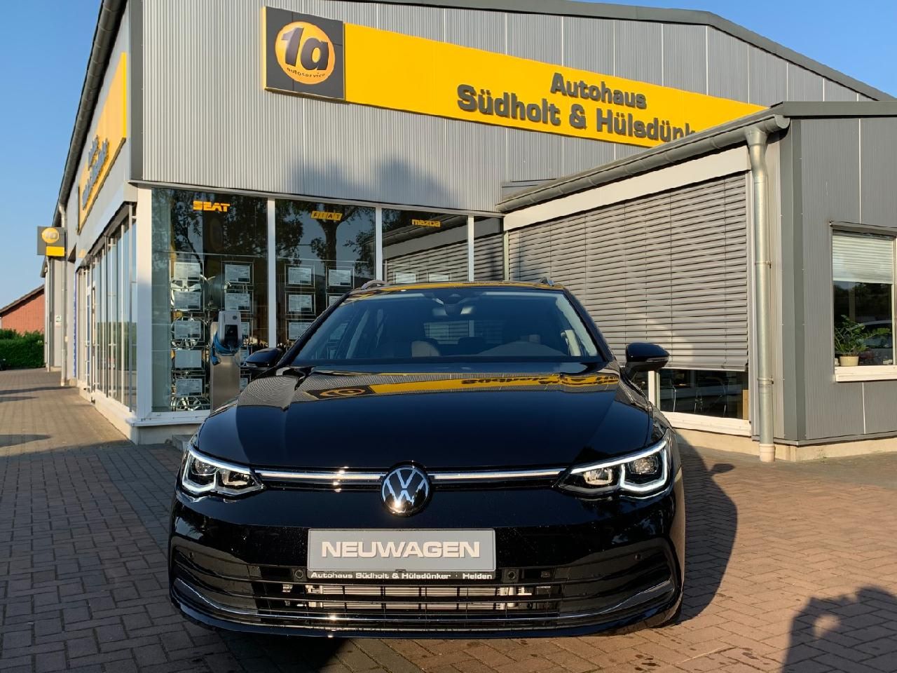 Volkswagen Golf VIII Variant 1.5 TSI OPF Style - Samsaru's Car Outlet