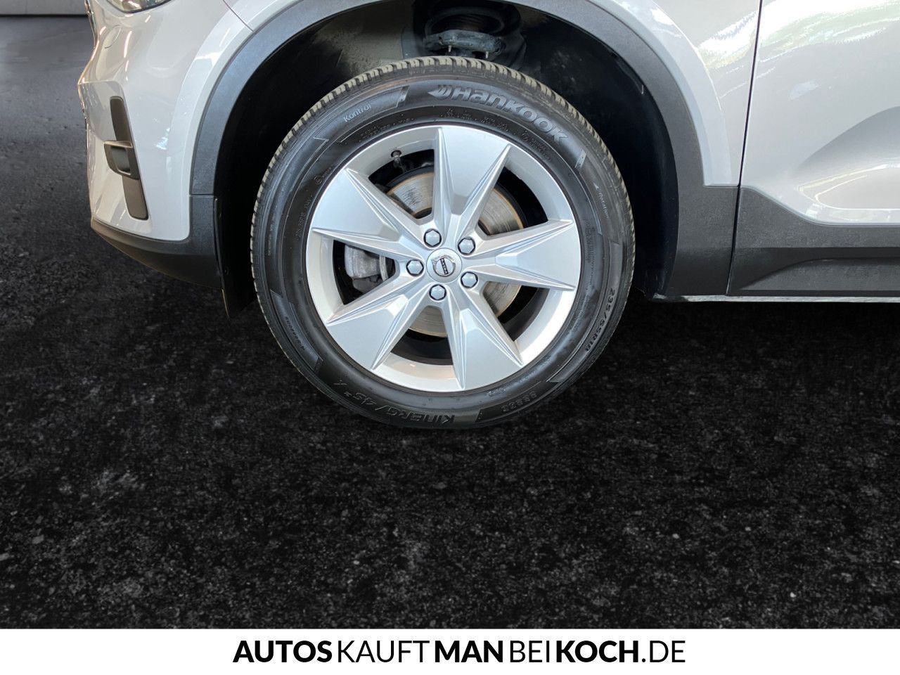 Volvo XC40 B3 DKG Core AHK LED SHZ/LHZ NAVI PDC/CAM!