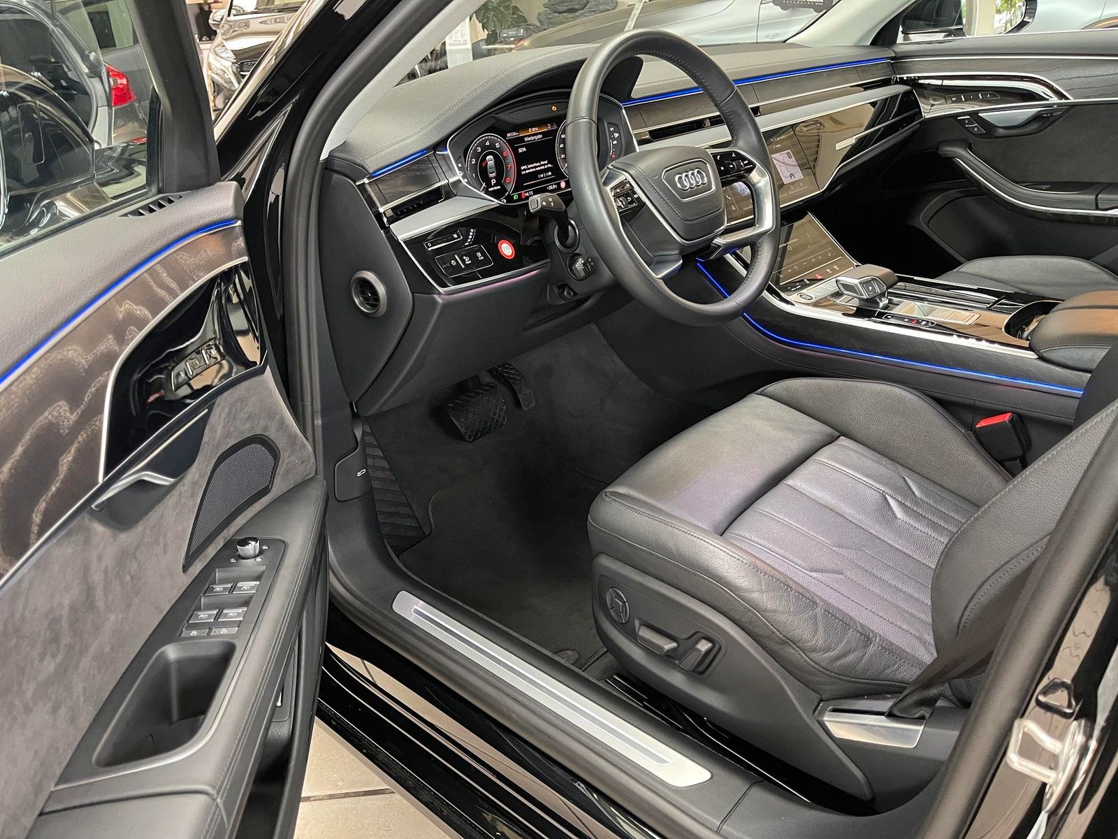 Audi A8 60 TFSI e quattro - Samsaru's Car Outlet