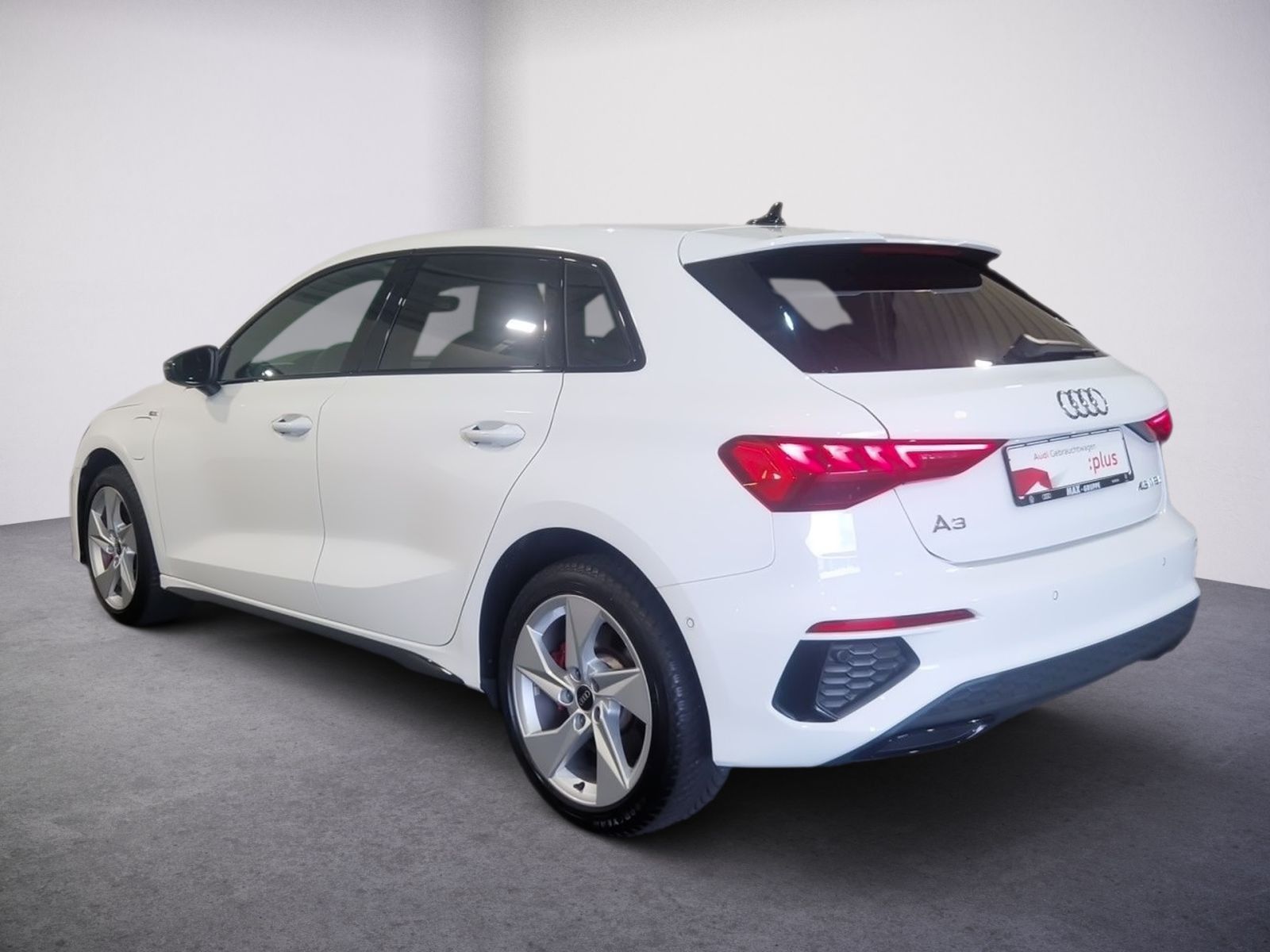 Audi A3 Sportback 45 TFSI e S LINE - Samsaru's Car Outlet