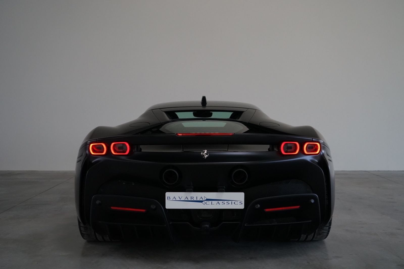 Ferrari SF90 - Samsaru's Car Outlet