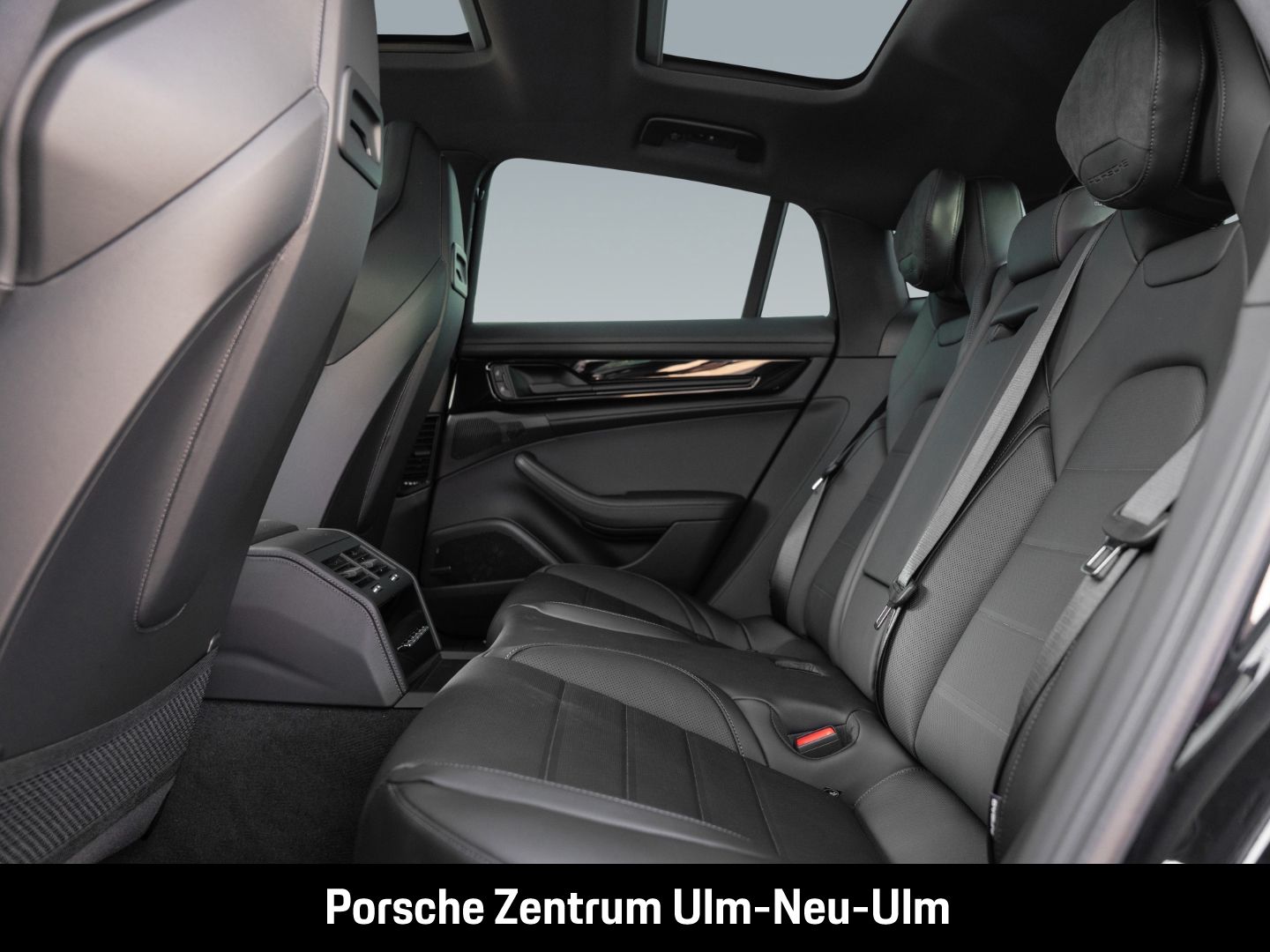 Porsche Panamera 4S E-Hybrid HA-Lenkung InnoDrive HUD