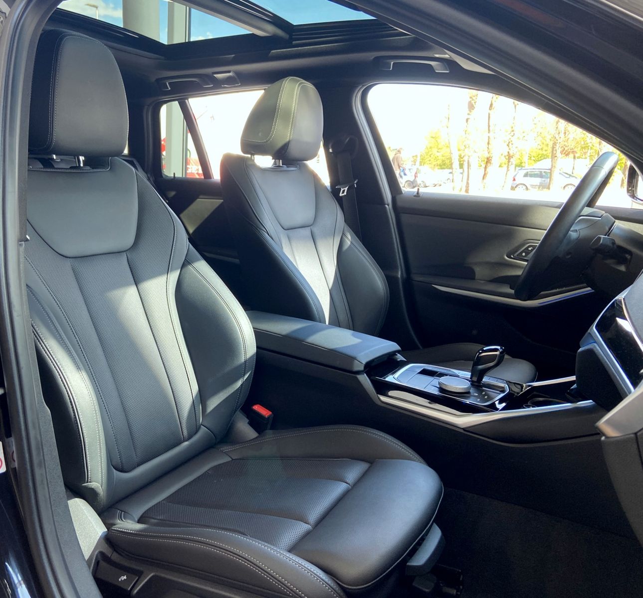 BMW 330i Touring Sport Line - Samsaru's Car Outlet