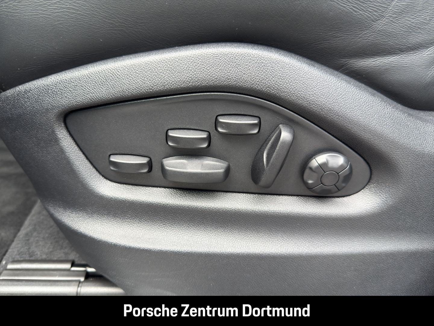 Porsche Cayenne E-Hybrid BOSE LED-Matrix Panoramadach