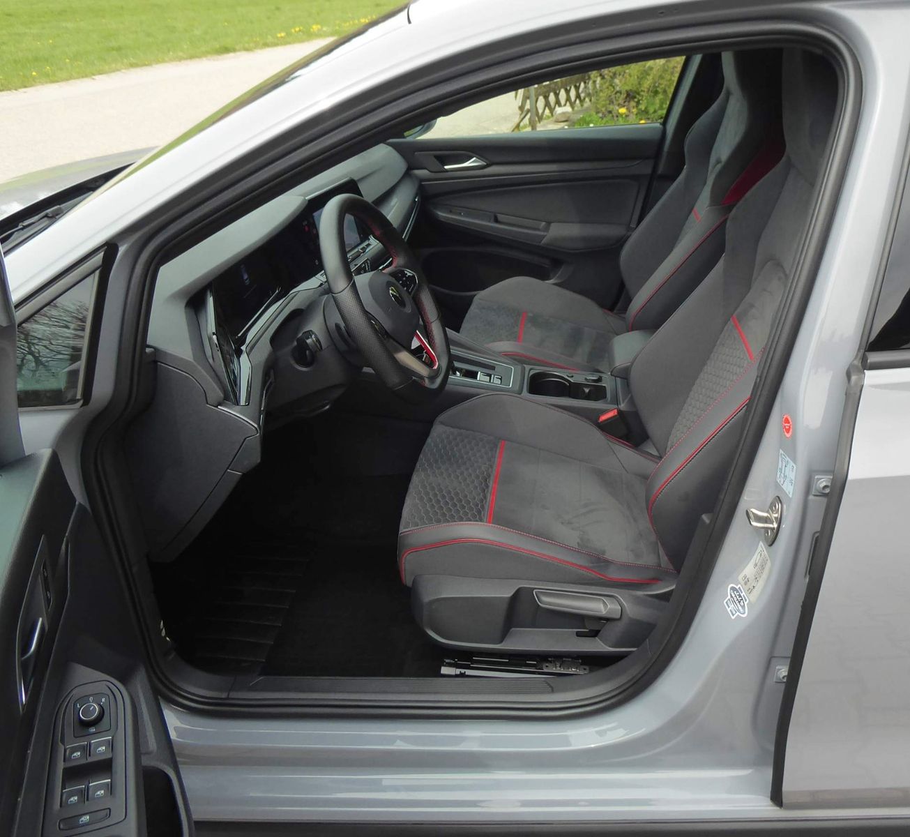 Volkswagen Golf VIII GTI Clubsport - Samsaru's Car Outlet