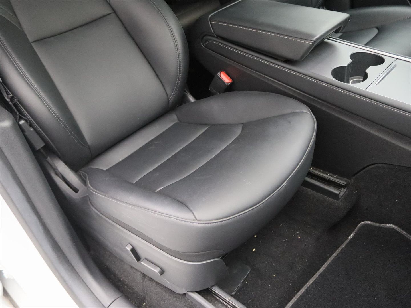 Tesla Model Y Long Range AWD 75kWh 351pk AMD RYZEN [ T