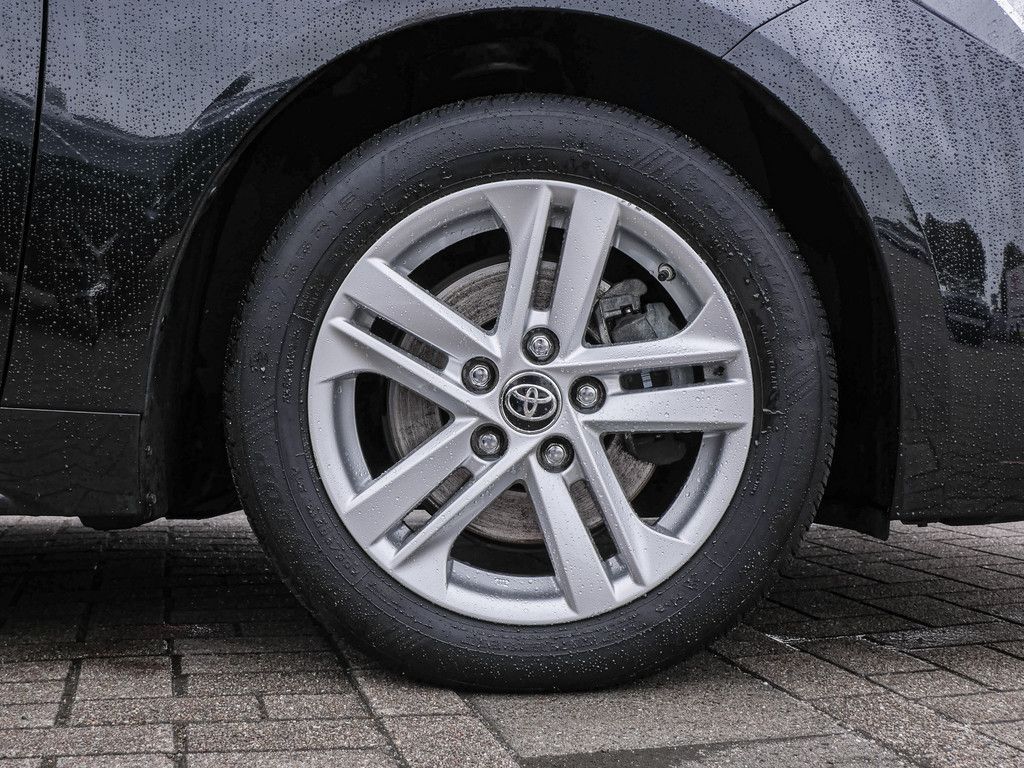 Toyota Corolla Touring Sports 2.0 Hybrid Business - Samsaru's Car Outlet