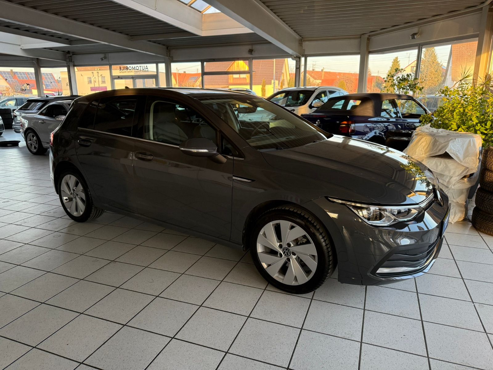 Volkswagen Golf VIII Lim. Style - Samsaru's Car Outlet