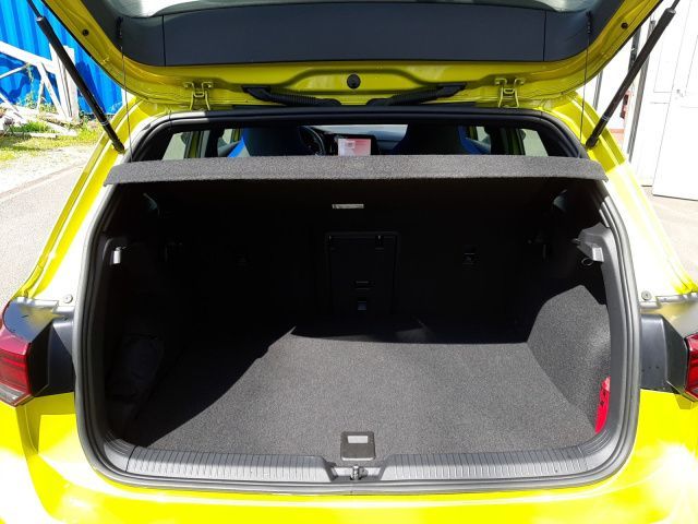 Volkswagen Golf GTE 1.4 eHybrid - Samsaru's Car Outlet