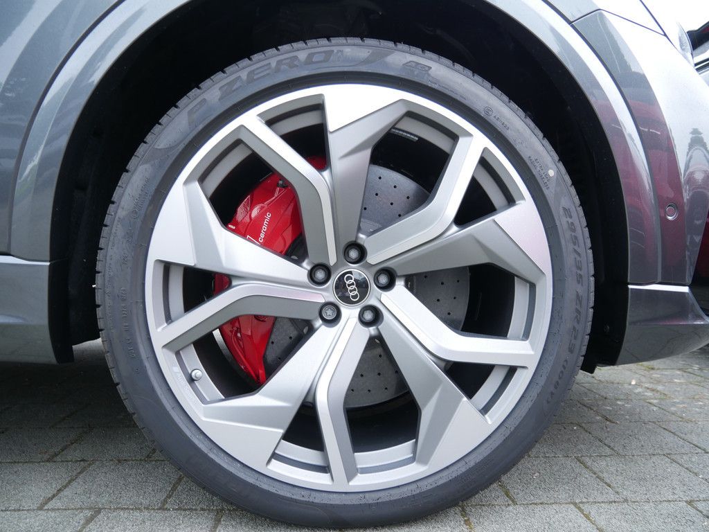 Audi RS Q8 KERAMIK STANDH+B&O+HUD+PANO+AHK+ACC+KAMERA