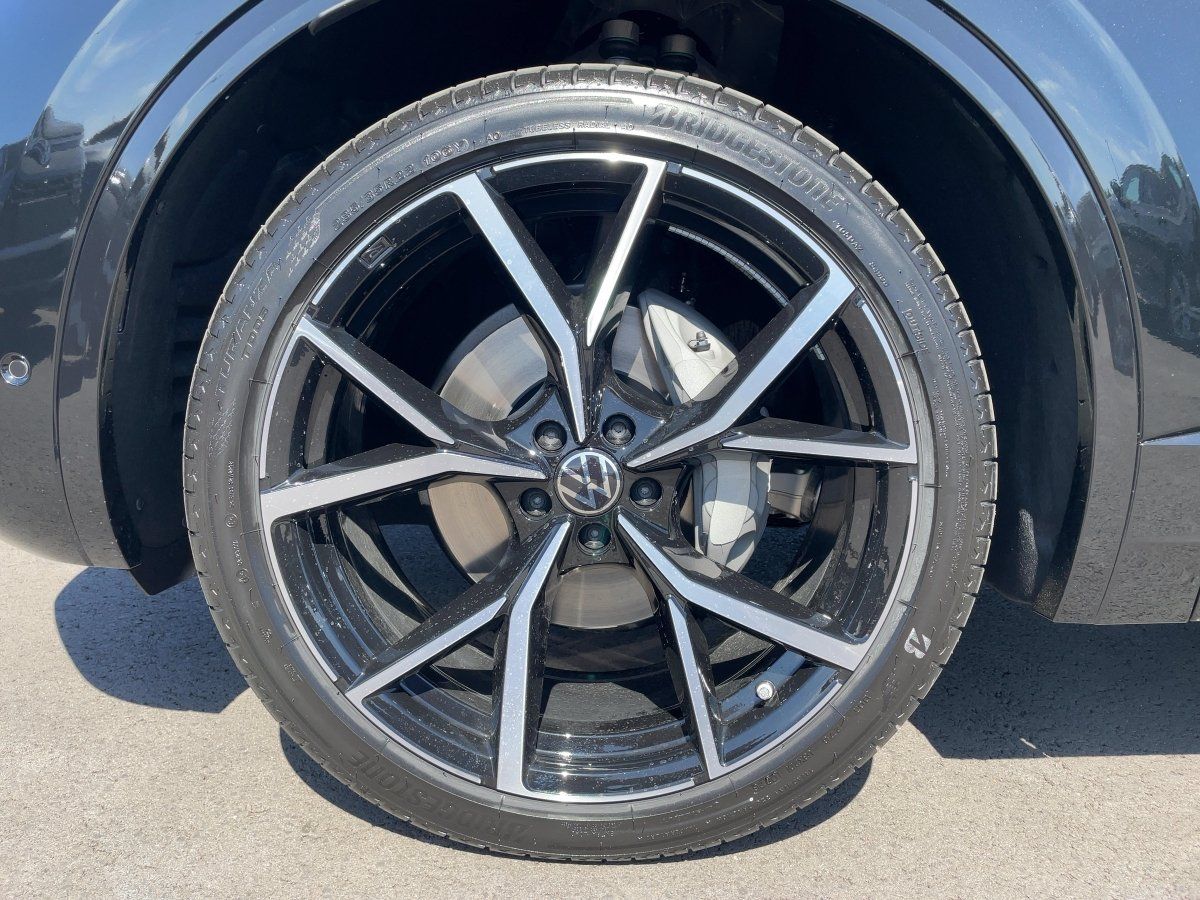Volkswagen Touareg R-Line V6 TDI 4MOTION - 8-Gang-Automatik
