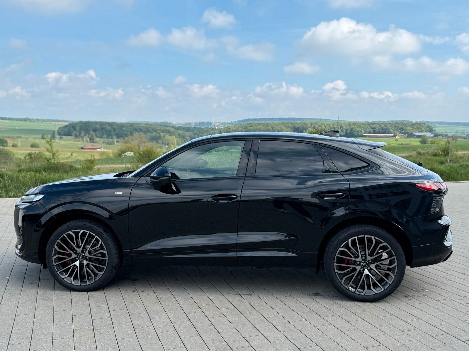 Audi Q3 Sportback S-LINE quattro+AHK+PANO+SONOS