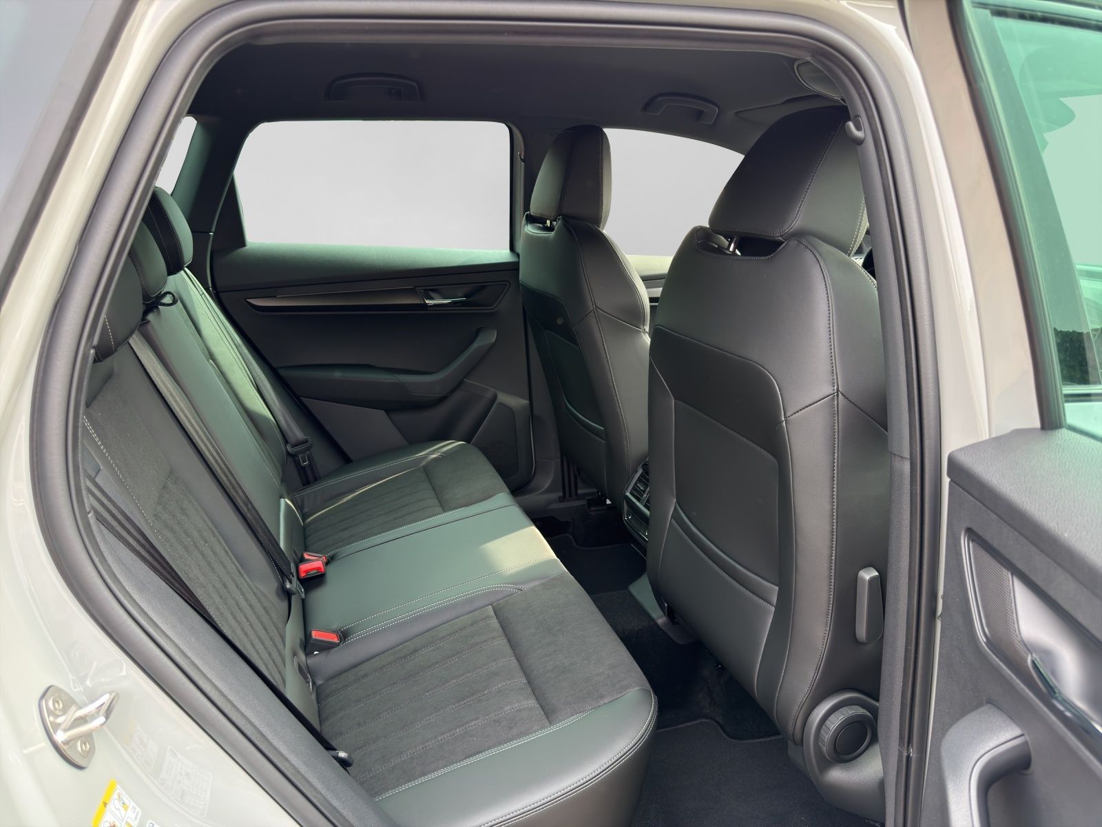 Skoda Karoq 2.0 TSI 4x4 SPORTLINE LM19 AHK KAMERA MATR
