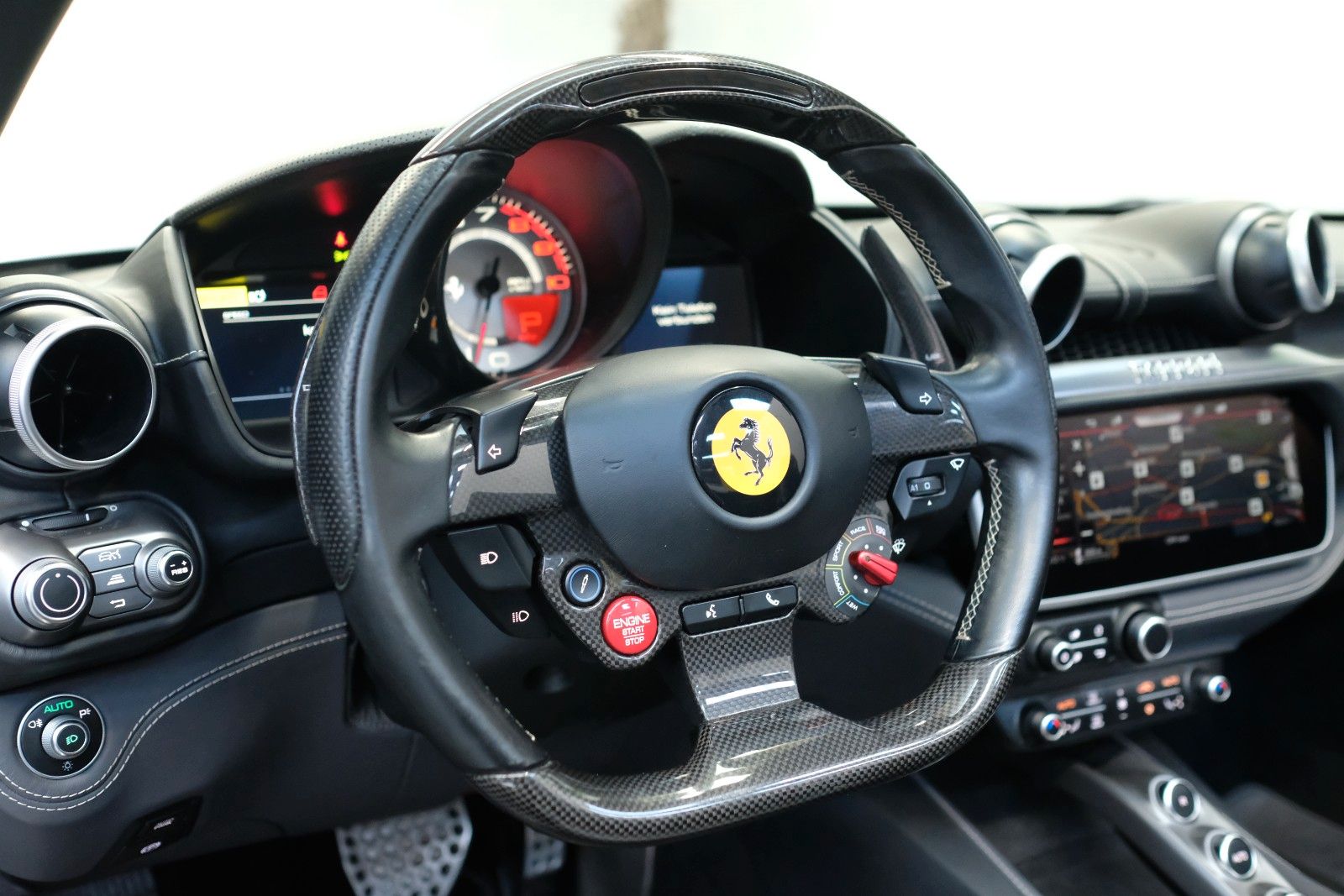 Ferrari Portofino M/CARBON/ADAS/JBL/BELÜFTUNG/360CAMERA
