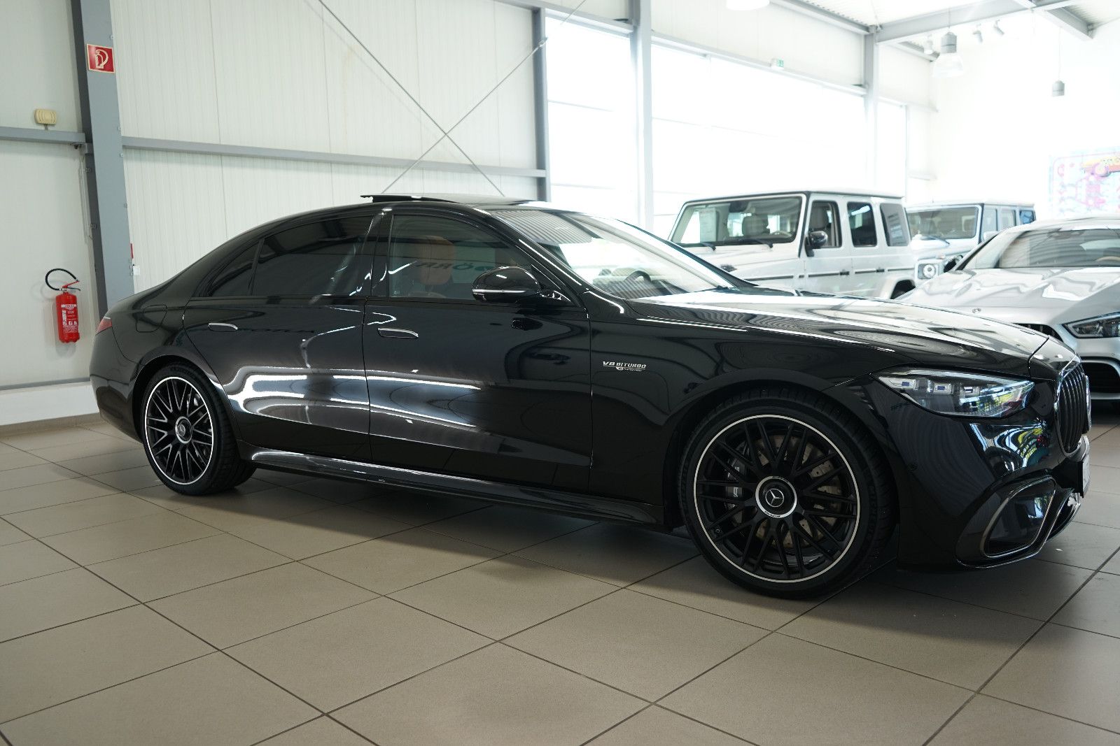 Mercedes-Benz S 63 AMG E-Performance 4M+ L Massage+TV+Panorama