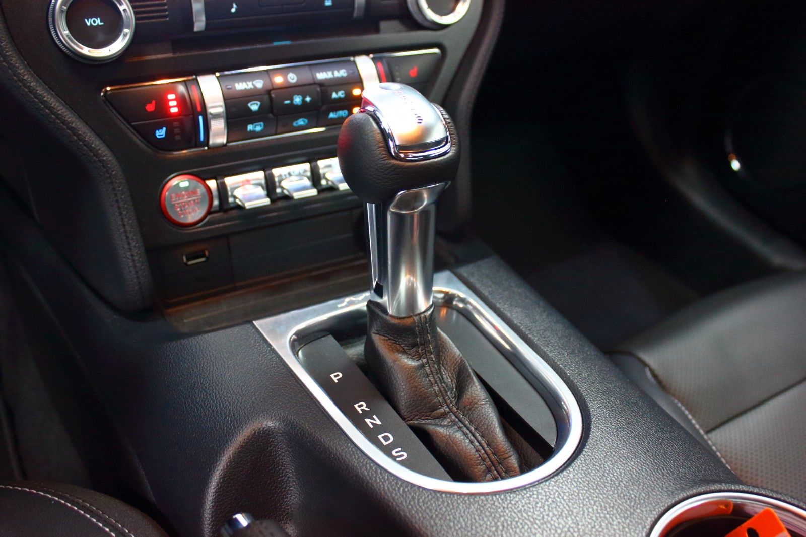 Ford Mustang 5.0 V8 GT 10G~DEUTSCH+UNFALLFREI+WIE NEU