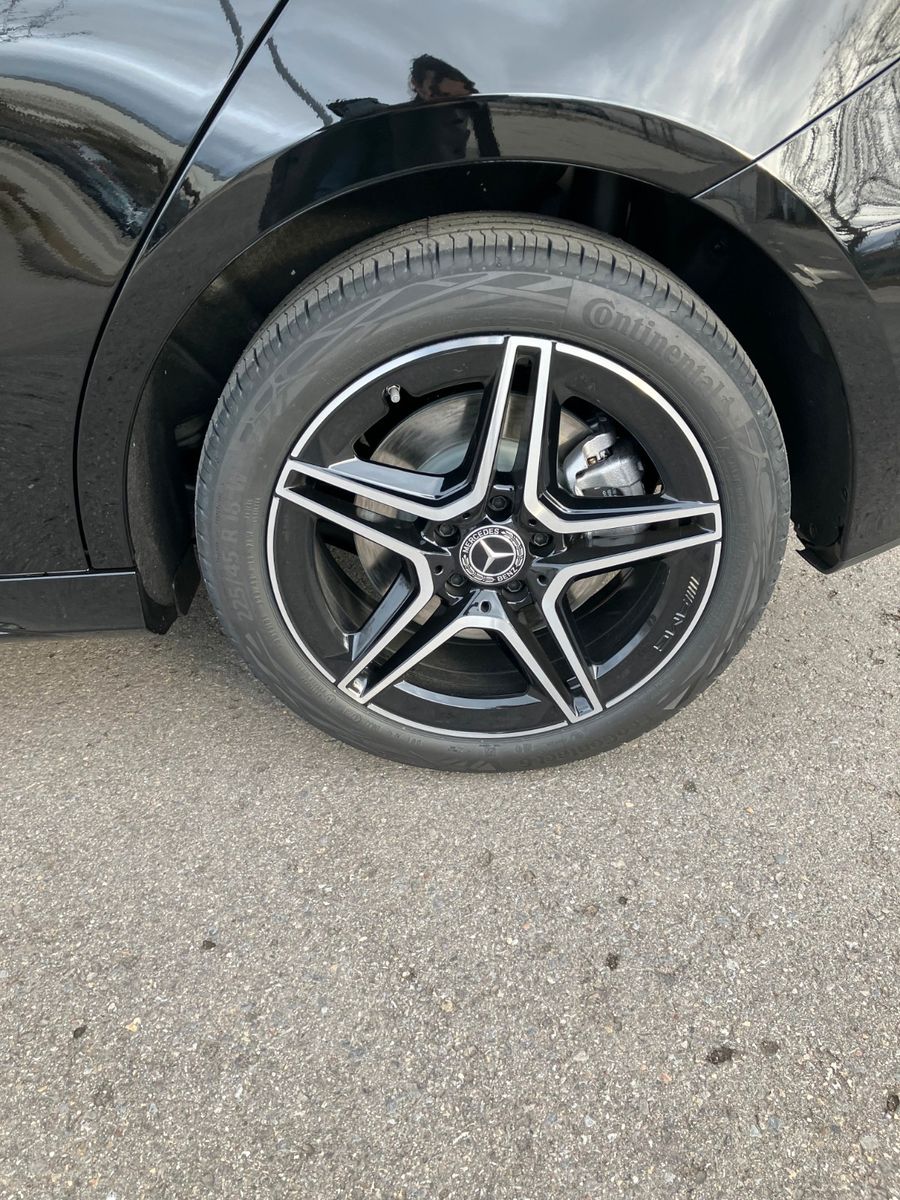 Mercedes-Benz A 250 e AMG LINE - Samsaru's Car Outlet