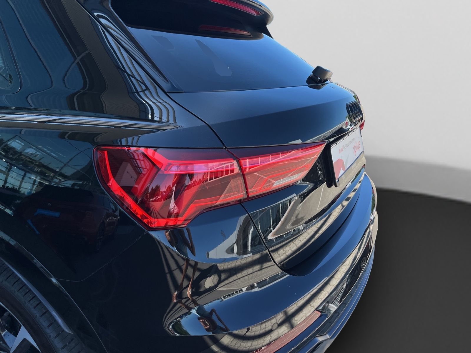 Audi Q3 40 TDI quattro S line Plus - Samsaru's Car Outlet