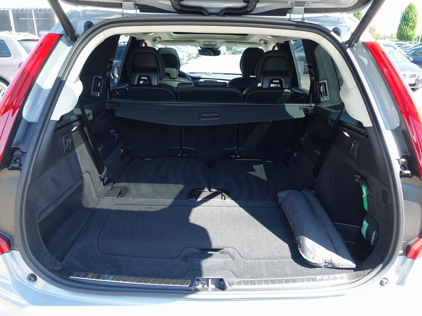 Volvo XC90 Recharge Ultimate Bright T8 AWD - Samsaru's Car Outlet