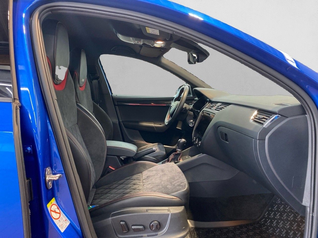 Skoda Octavia Combi RS 2.0 TSI - Samsaru's Car Outlet