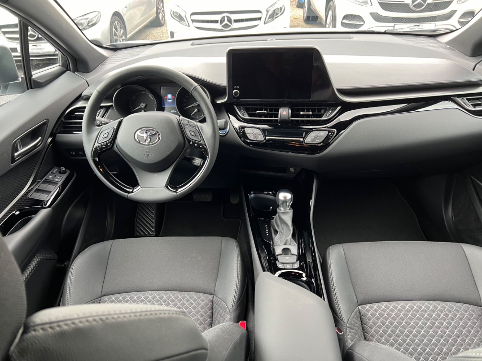 Toyota C-HR Hybrid 1.8 Team - Samsaru's Car Outlet