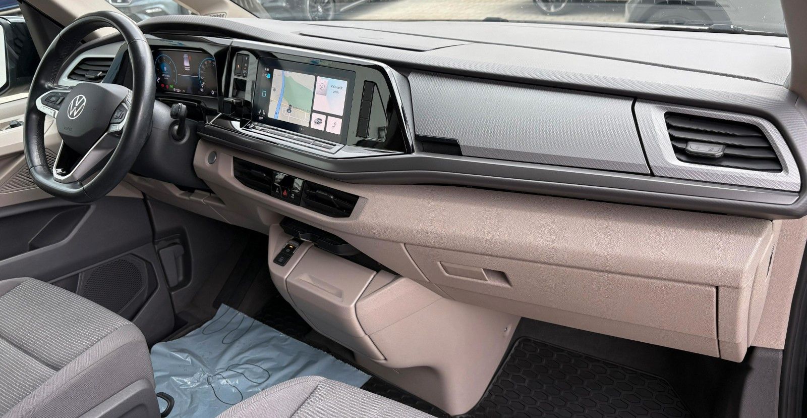 Volkswagen T7 Multivan 2.0TDI - Samsaru's Car Outlet