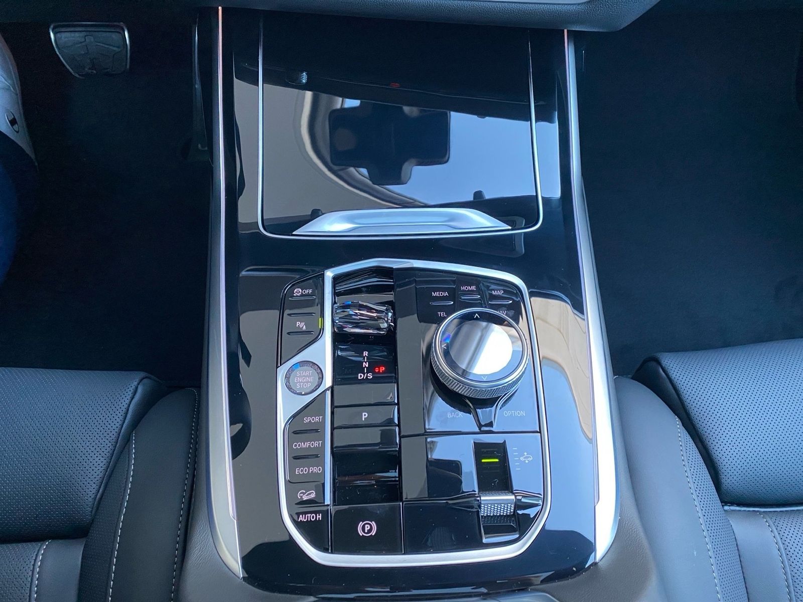 BMW X7 xDrive40d M-Sport 360 ACC AHK HUD Pano SHZ B&