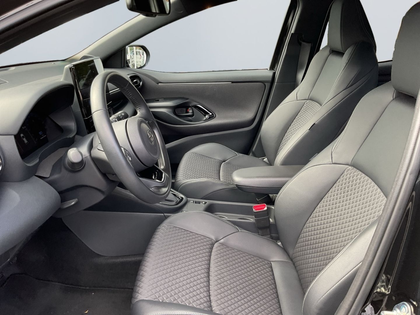 Toyota Yaris Hybrid 130 1.5 Style *LED*ACC*CAM*SHZ*Navi