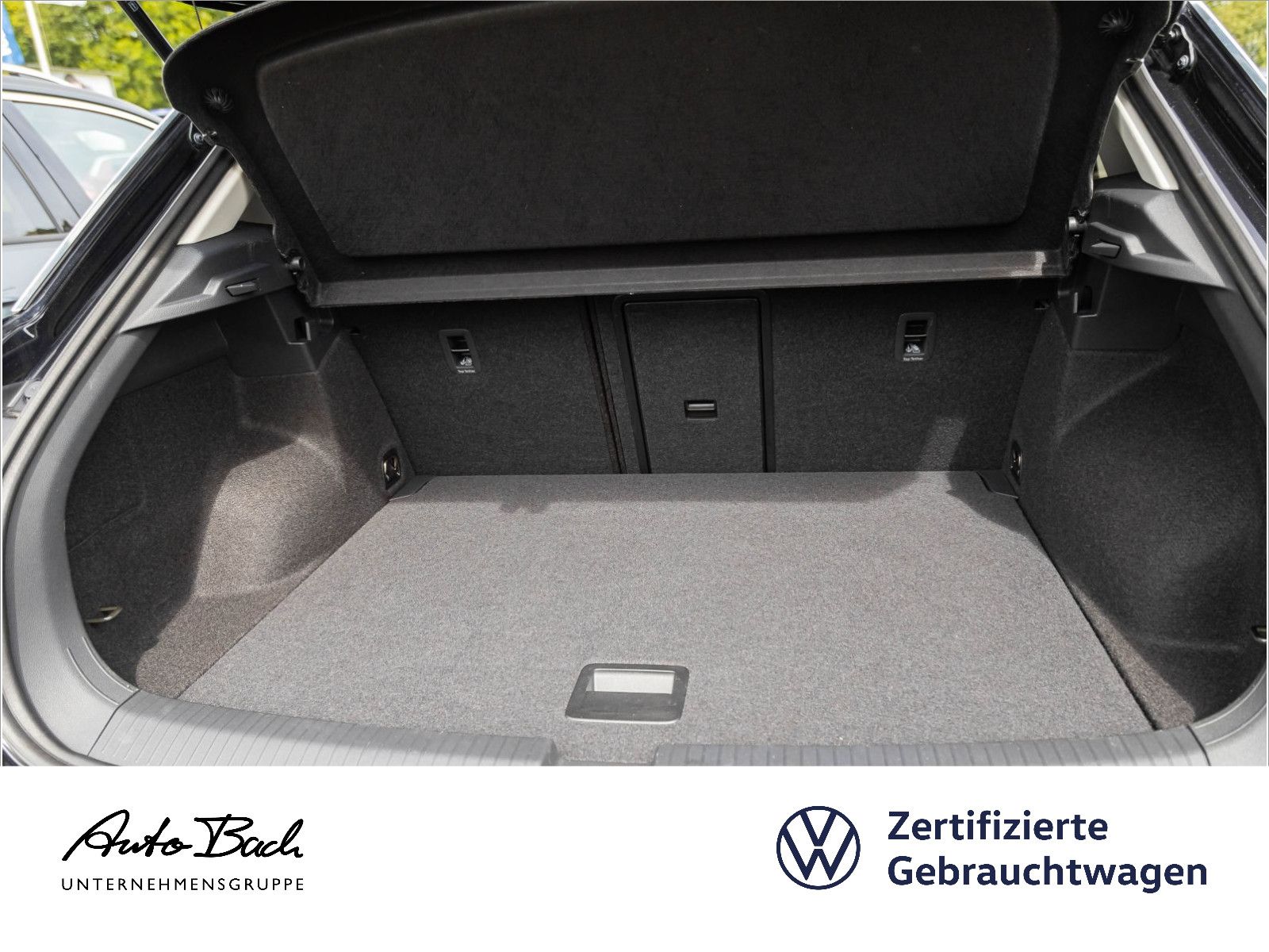 Volkswagen T-Roc 1.0TSI Life - Samsaru's Car Outlet