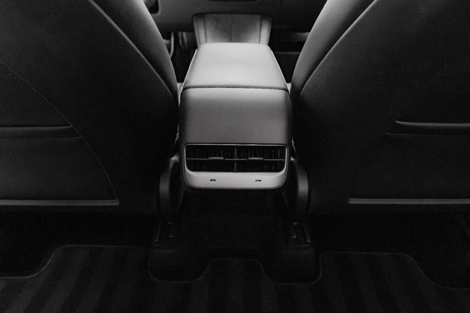 Tesla Model Y Long Range Dual AWD