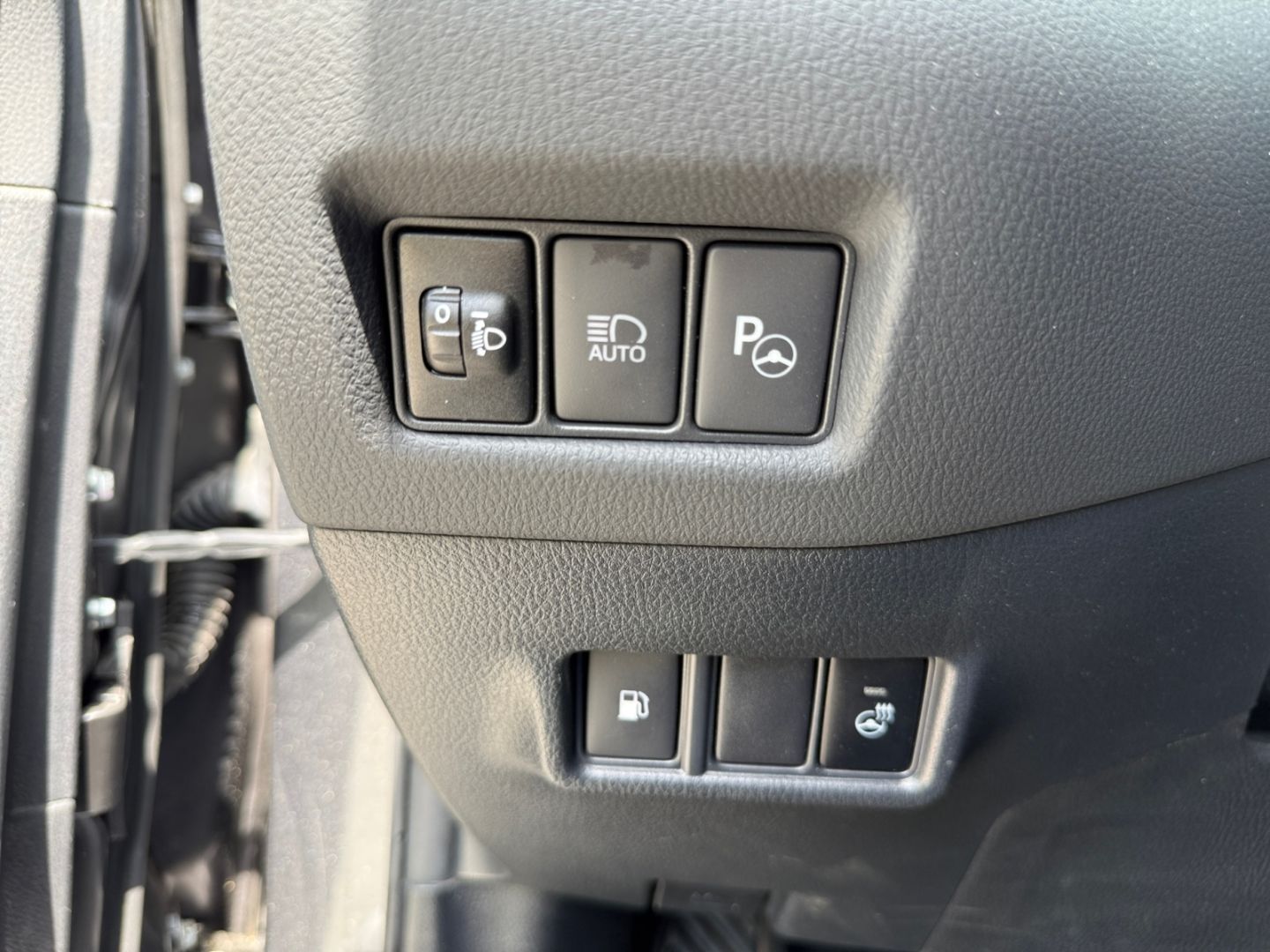 Toyota C-HR 1.8 Hybrid Club - Samsaru's Car Outlet