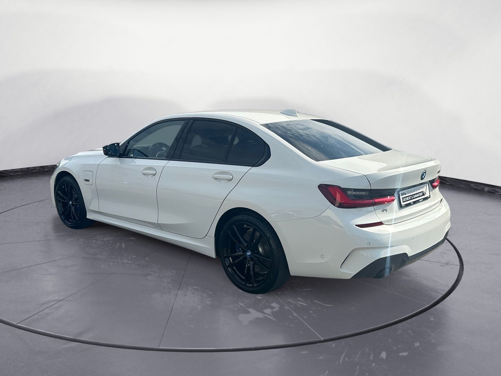 BMW 320e M Sport Automatik - Samsaru's Car Outlet