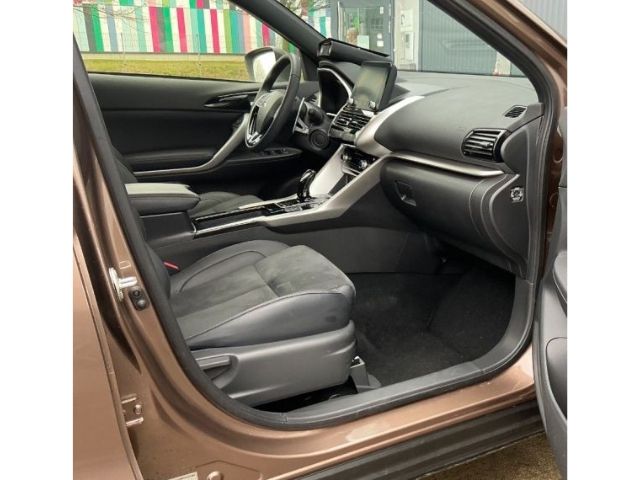 Mitsubishi Eclipse Cross Plus Select Black Hybrid 4WD 2.4 M