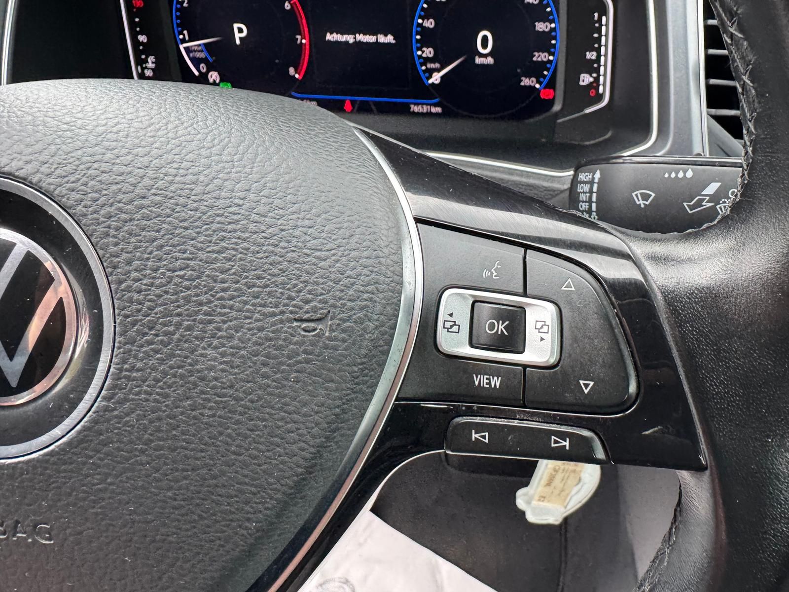 Volkswagen T-Roc 1.5 TSI Style - Samsaru's Car Outlet