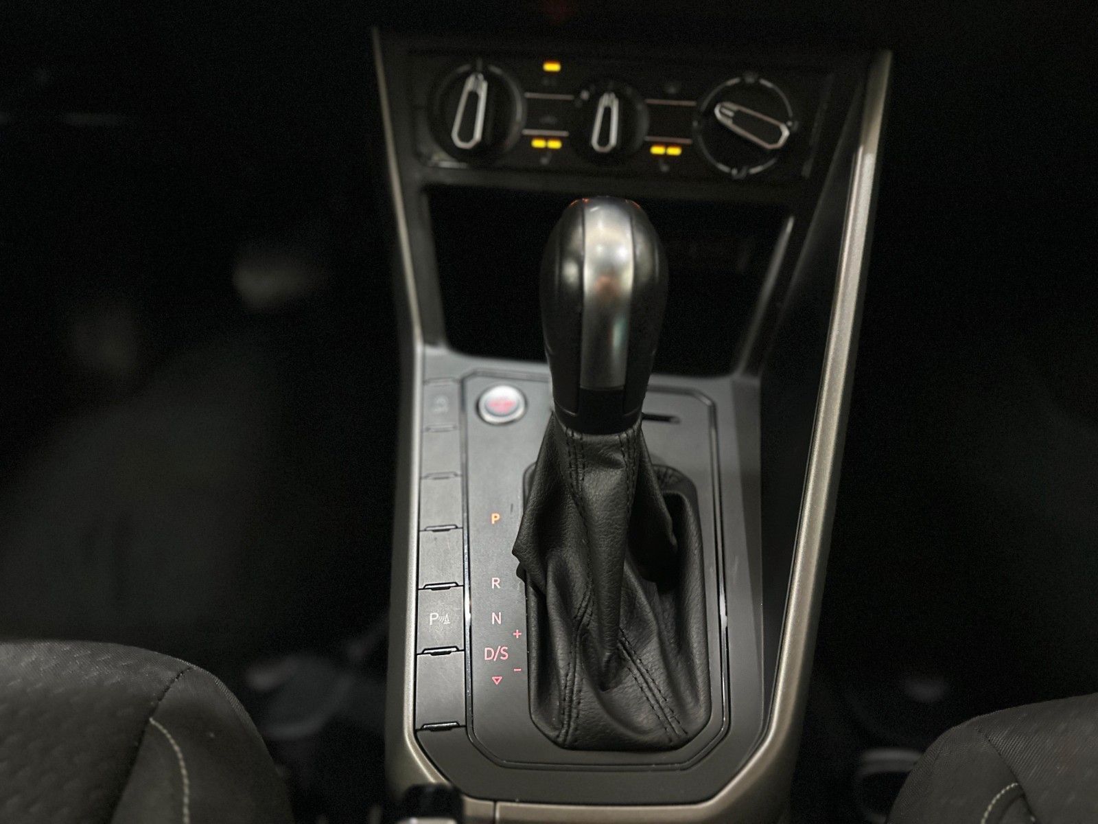 Volkswagen Polo VI 1.0 TSI Automatik - Samsaru's Car Outlet