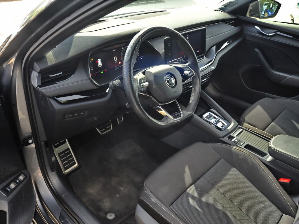 Skoda Octavia Combi 1.4TSI iV Sportline Matrix DCC AHK