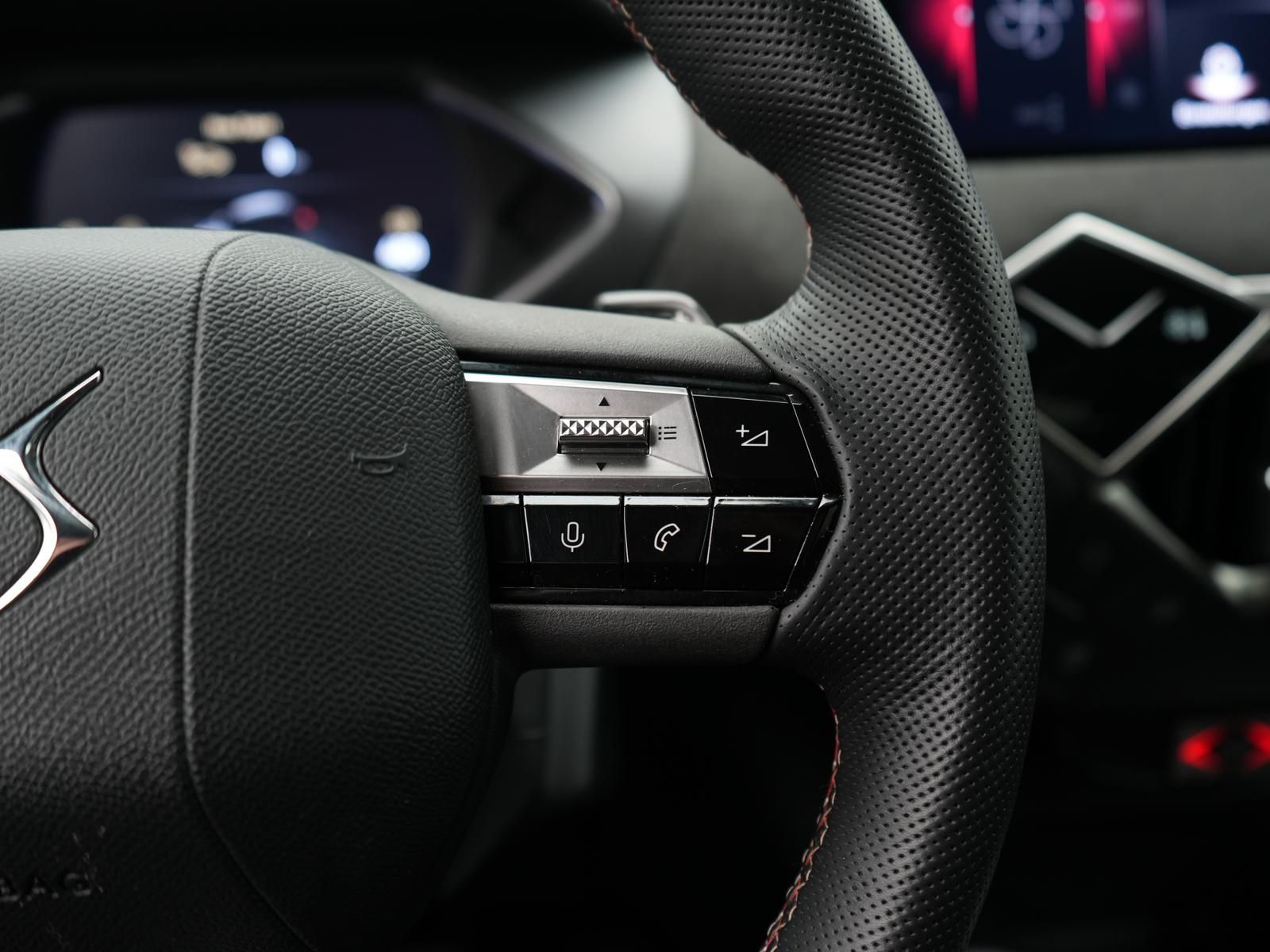 DS Automobiles DS3 Performance Line LED,NAVI,HUD,APP,ACC,TOTW