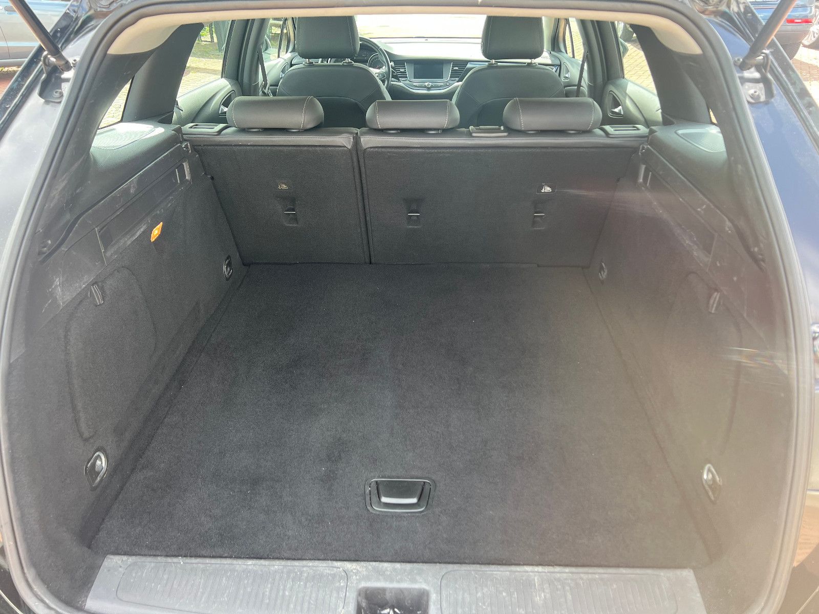 Opel Astra K Sports Tourer Elegance - Samsaru's Car Outlet