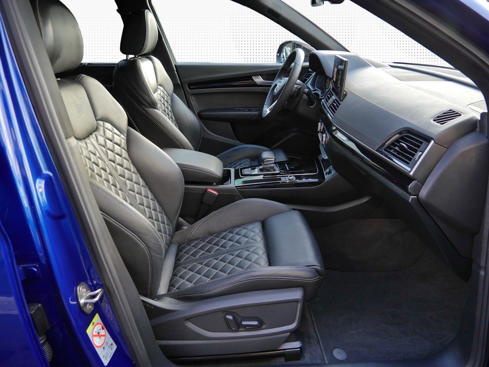 Audi Q5 Sportback 55 TFSIe qu. S line - Samsaru's Car Outlet