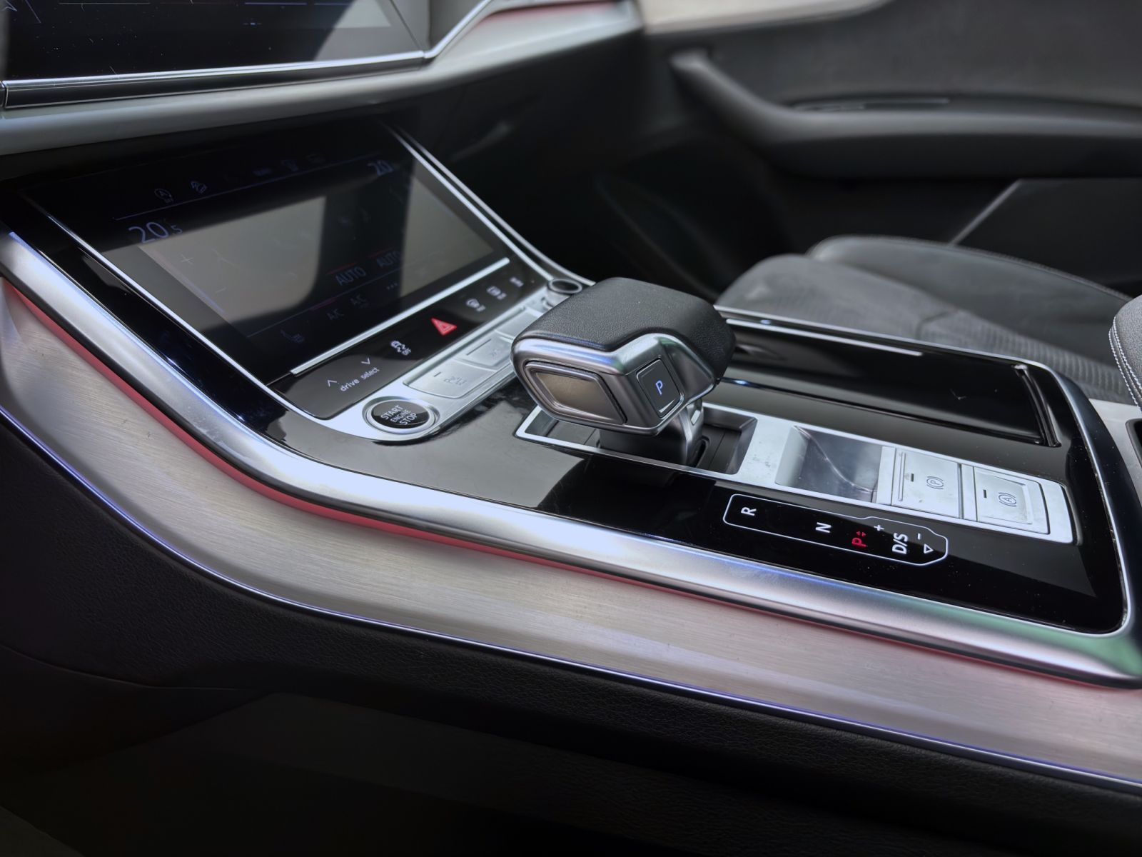 Audi Q8 50 TDI Q S LINE STDHZG PANO AHK HD-MATRIX LM2