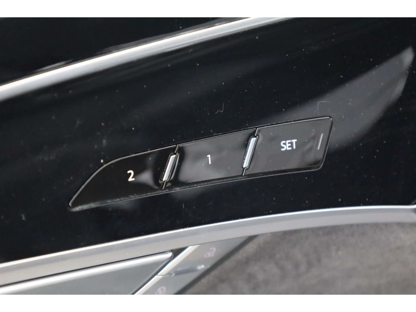 Audi A8 50 TDI S-Line qu AHK/VC/B&O/LED/Head-up/Pano