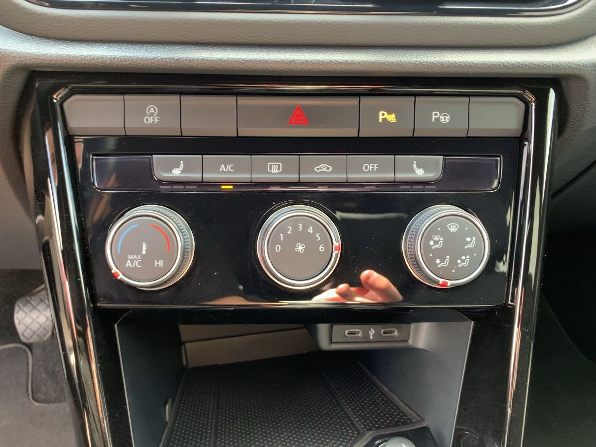 Volkswagen T-Roc Style 2.0 TDI BLACK - Samsaru's Car Outlet