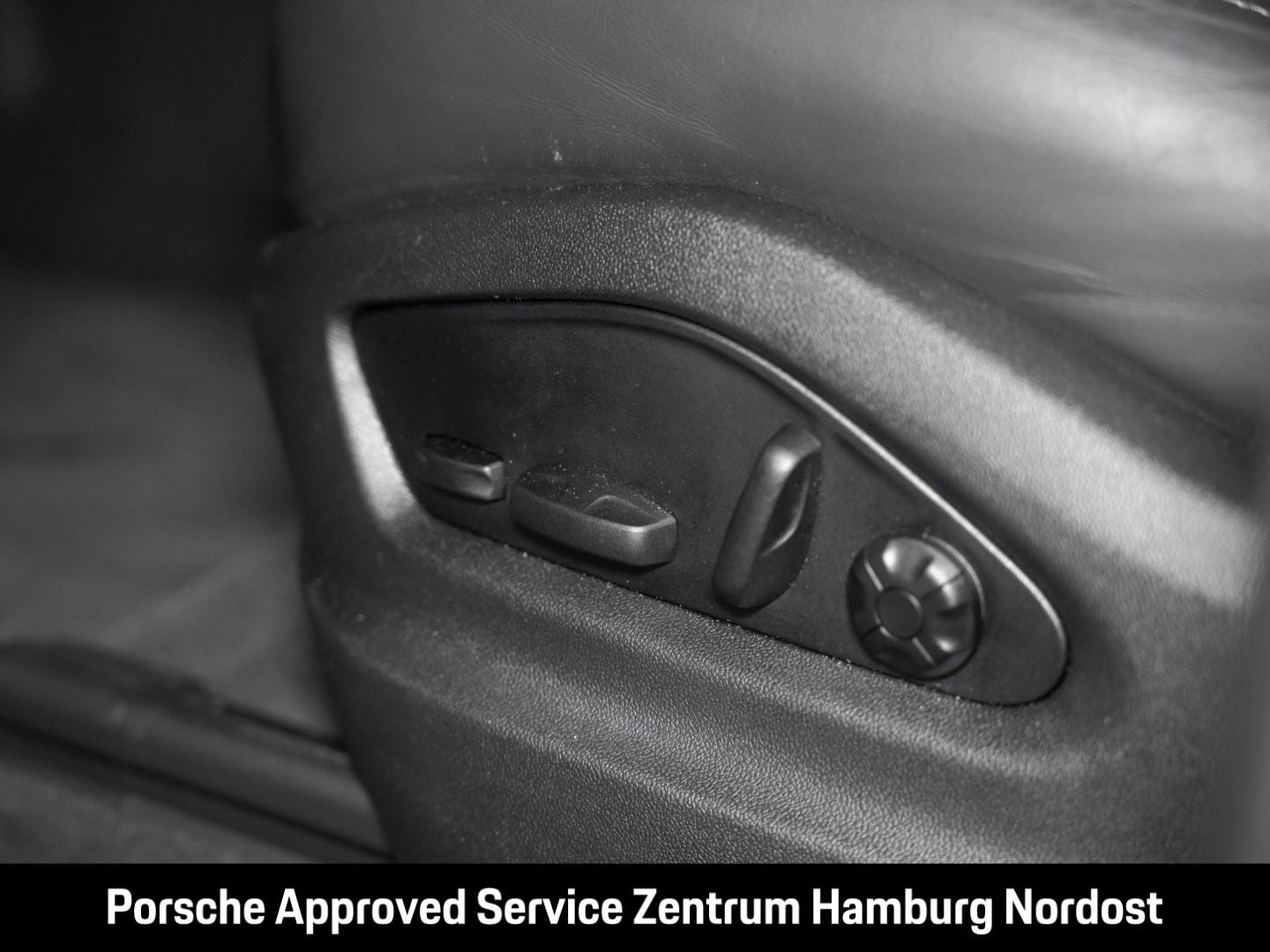 Porsche Cayenne E-Hybrid Coupe PASM BOSE InnoDrive 360°